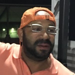 Meet your Posher, Carlos